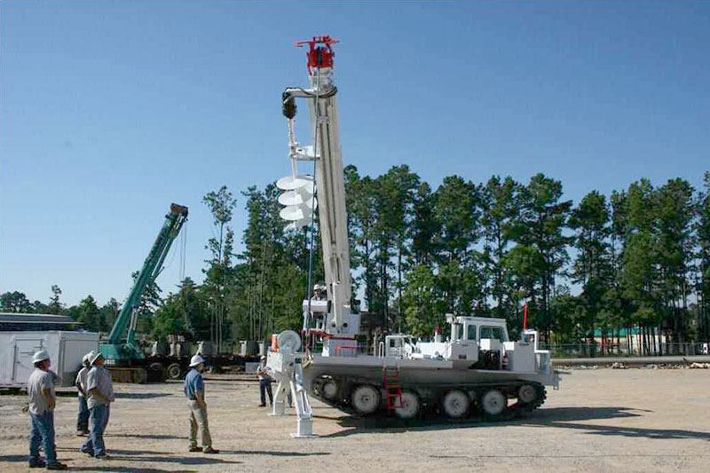 PowerBully equipped with a driller unit (payload 33,000 lbs).