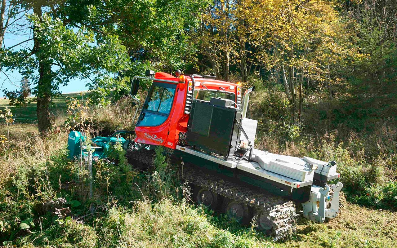 PistenBully_300_Polar_GreenTech_Maehen-Mulchen3_2021-02-2400×1348