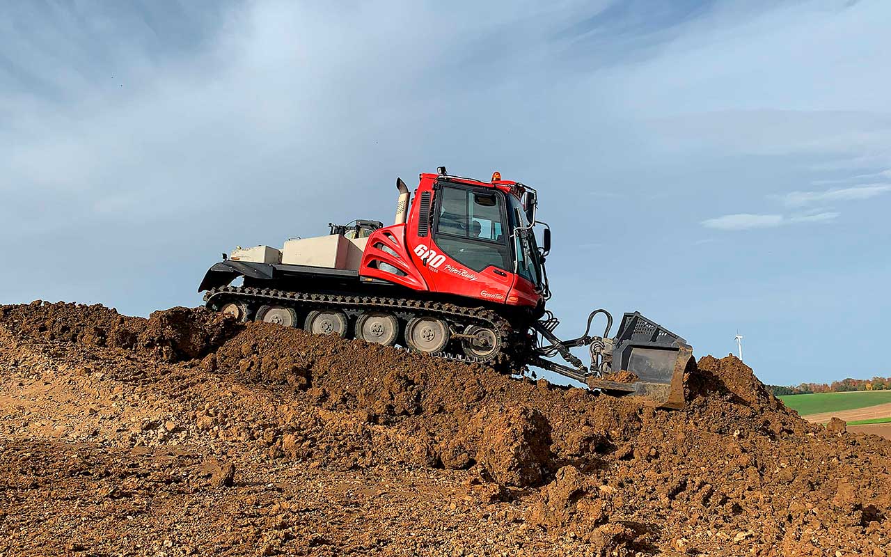 PistenBully_600_Polar_GreenTech_Verschiebearbeiten2_2021-02